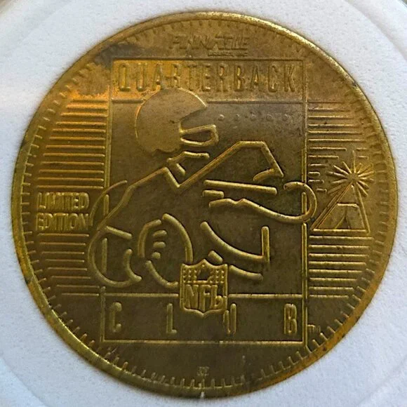 Steve Young #8 San Francisco 49ers Legend 1996 Pinnacle QB Club NFL Vintage Coin - Picture 4 of 4